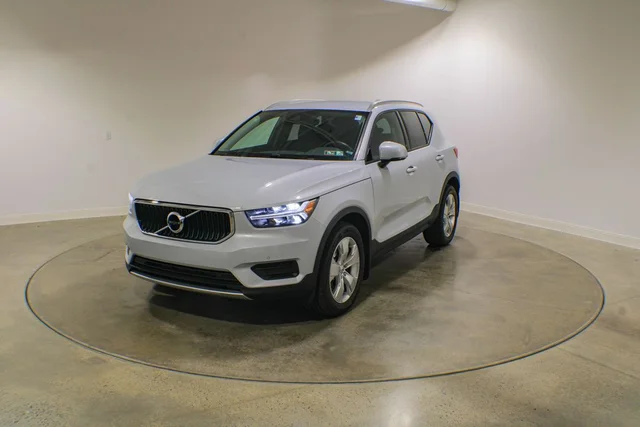 2020 Volvo XC40 Momentum