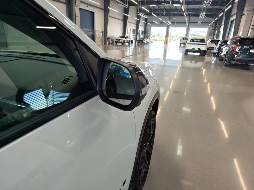 Used 2026 Polar White Tricoat Chevrolet RS image 29