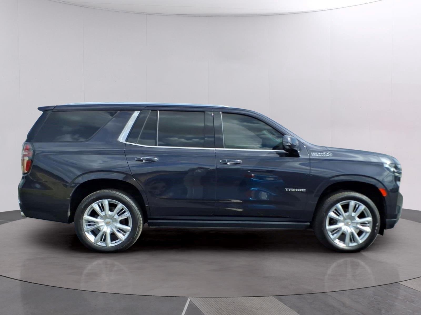Used 2022 Dark Ash Metallic Chevrolet High Country image 6