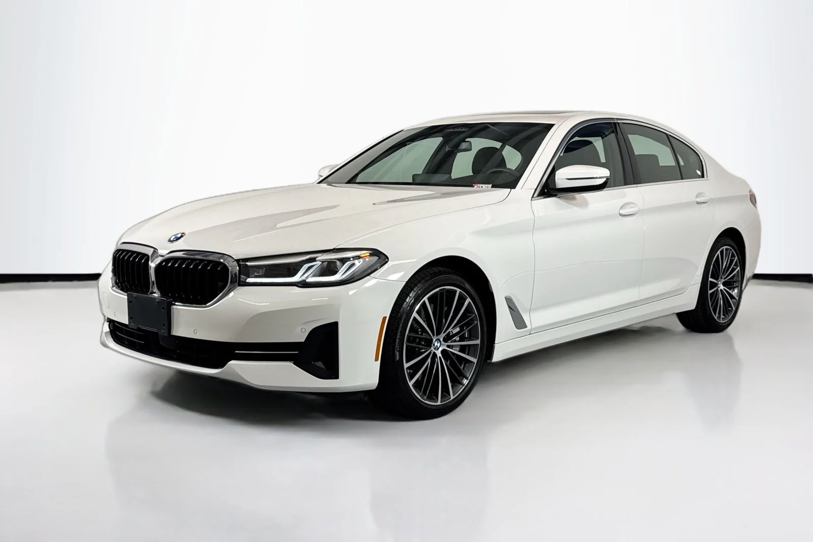 Used 2023 Alpine White BMW 540i image 1