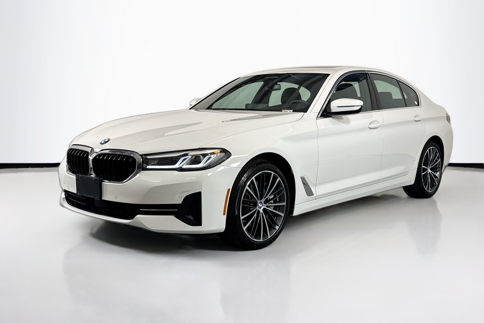 Used 2023 Alpine White BMW 540i image 1