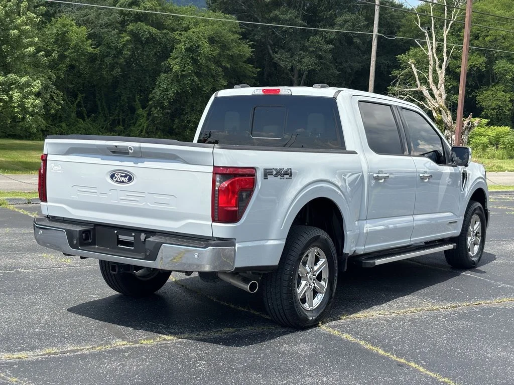 Used 2024 White Ford XLT image 9