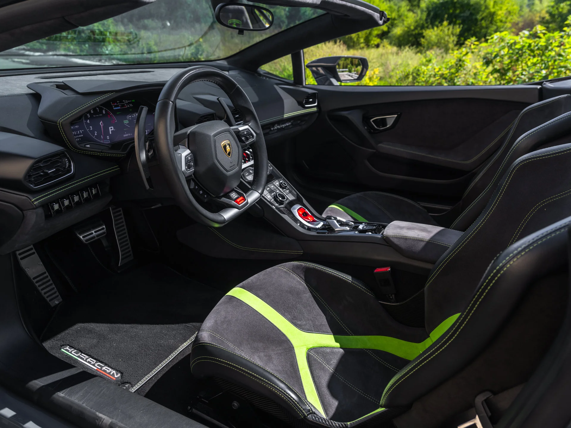 Used 2016  Lamborghini LP610-4S image 19