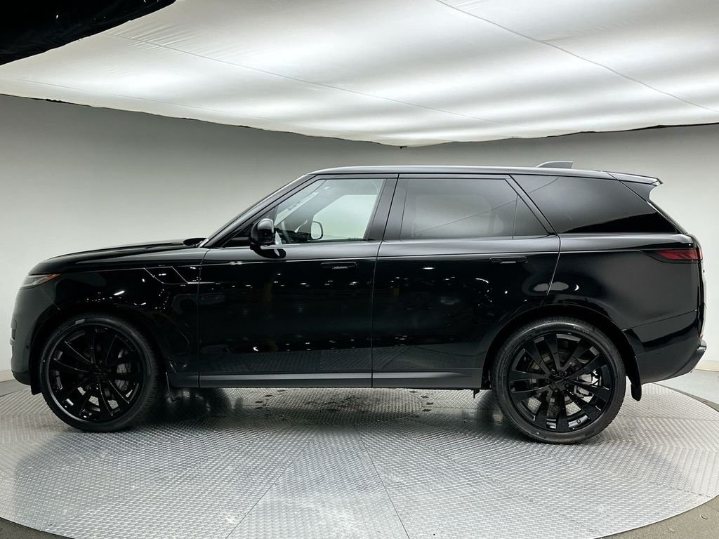 New 2026 Santorini Black Land Rover SE image 2