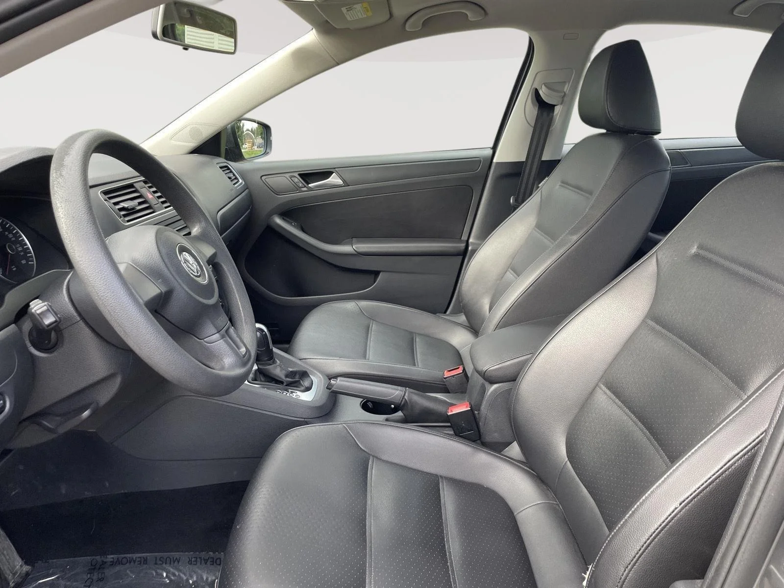 Used 2014 Platinum Gray Metallic Volkswagen SE image 18