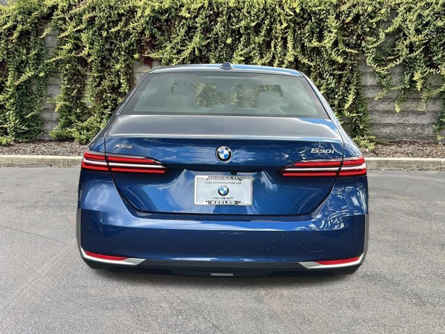 New 2026 Phytonic Blue Metallic BMW 530i xDrive image 5