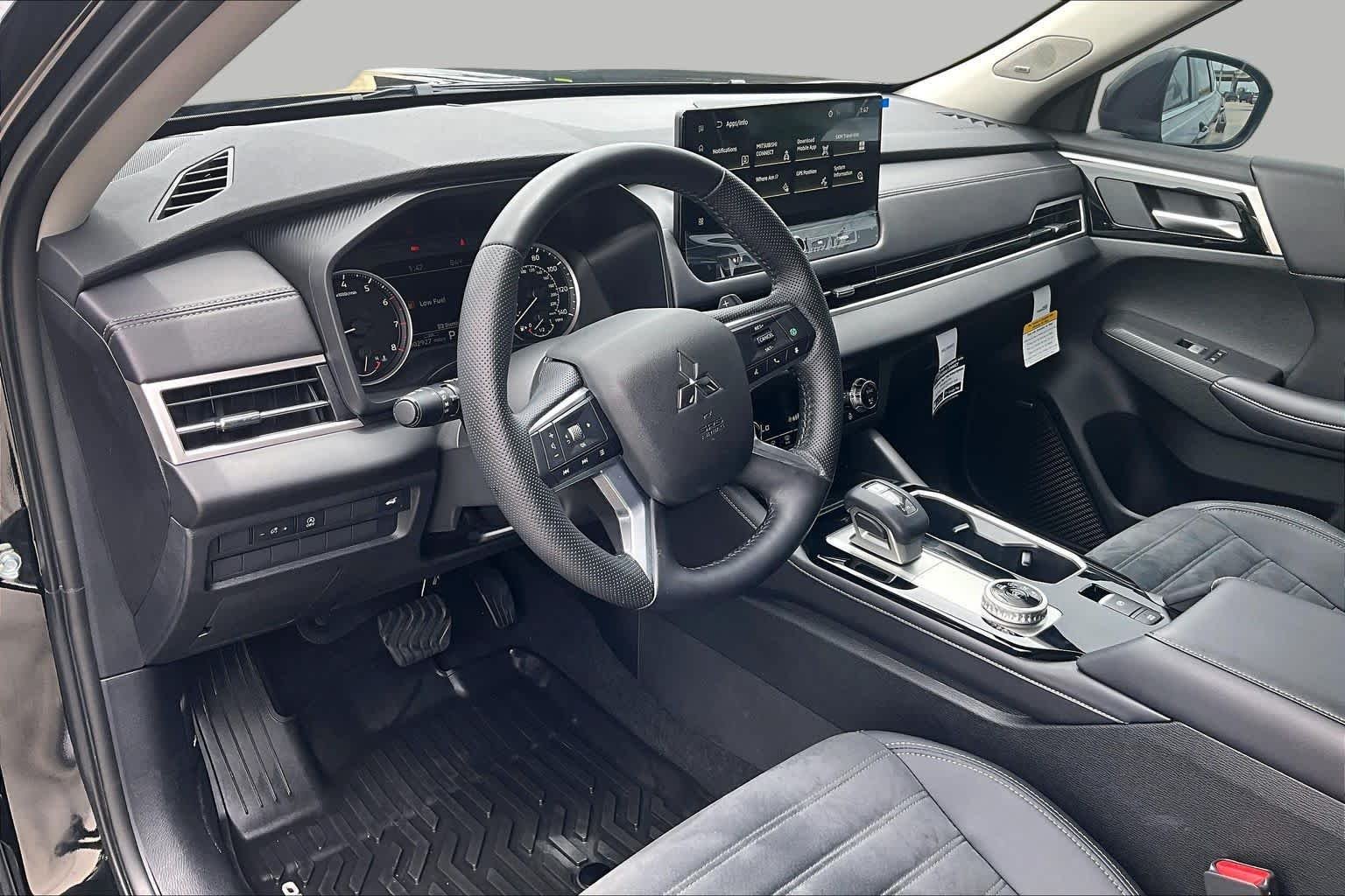 Used 2026 Black Diamond Mitsubishi SE image 18
