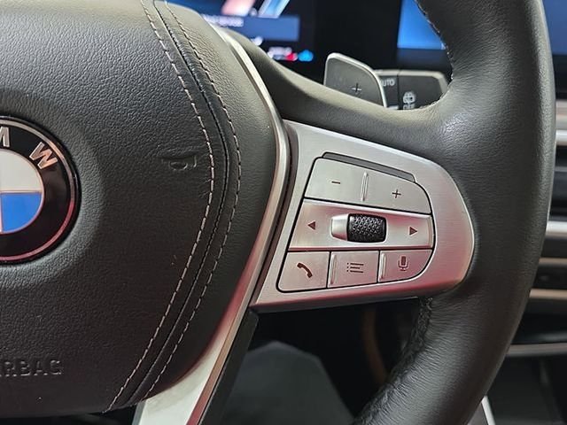 Used 2023 Gray BMW xDrive40i image 17