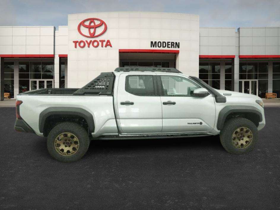 New 2025 Celestial Silver M Toyota Trailhunter image 25
