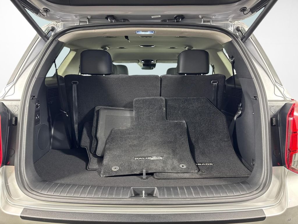 Certified Used 2025 Silver Hyundai SEL image 11