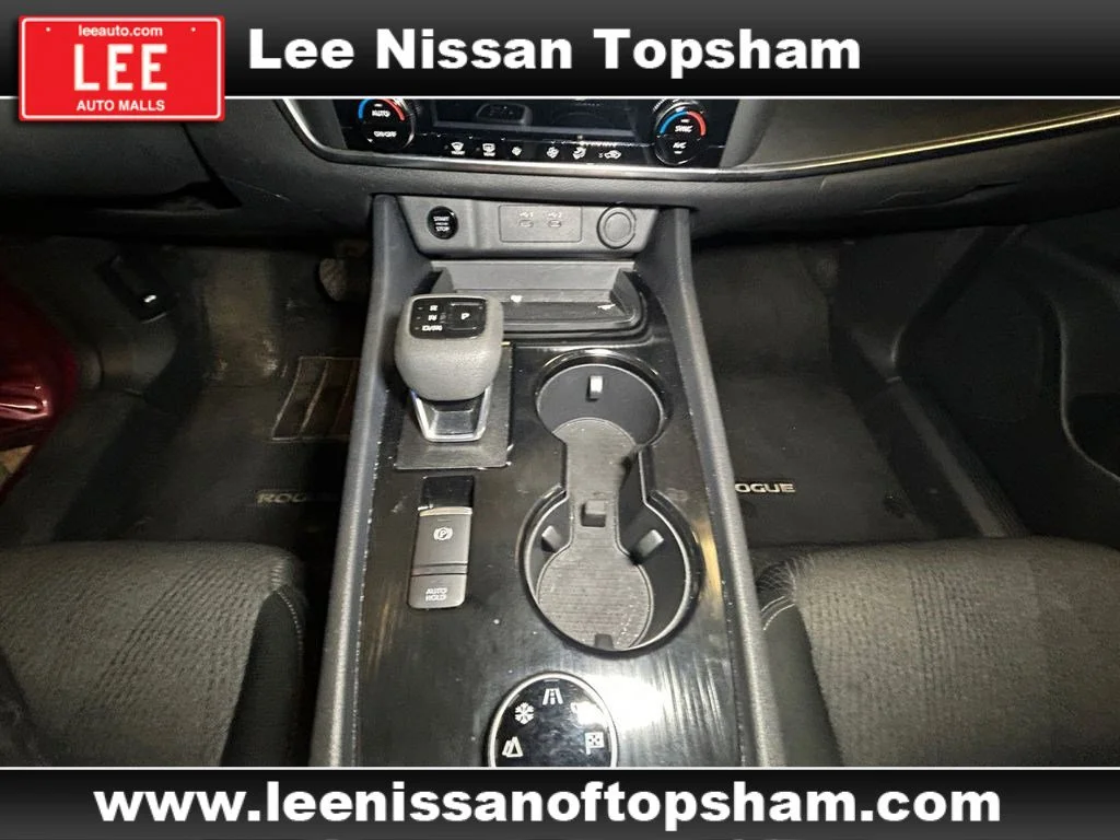 Used 2025 Scarlet Ember Tintcoat Nissan SV image 12