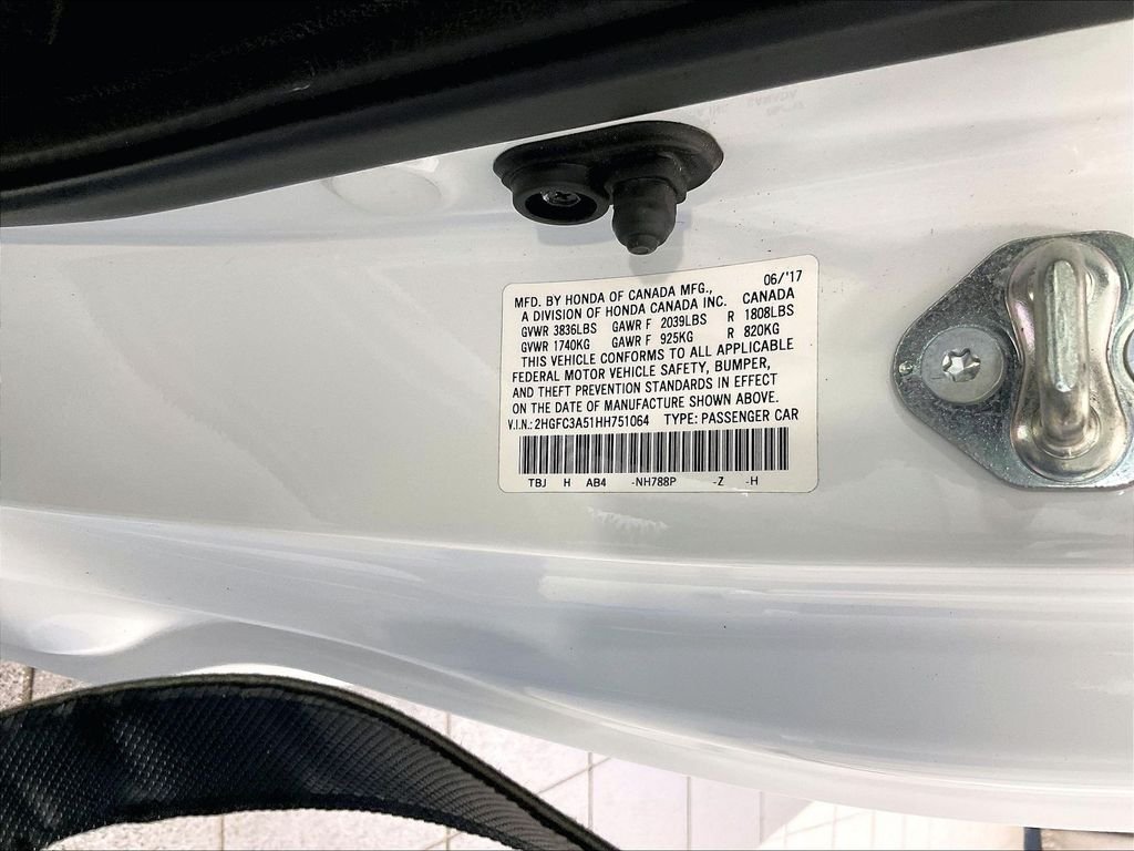Used 2017 White Honda Si image 35