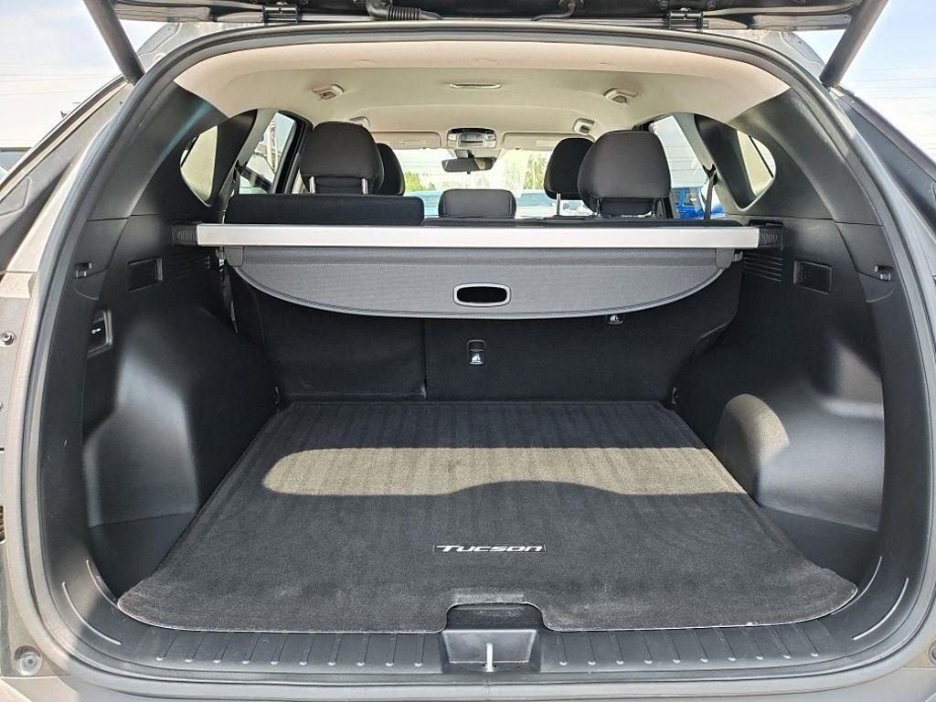 Used 2024 Black Hyundai SEL image 32