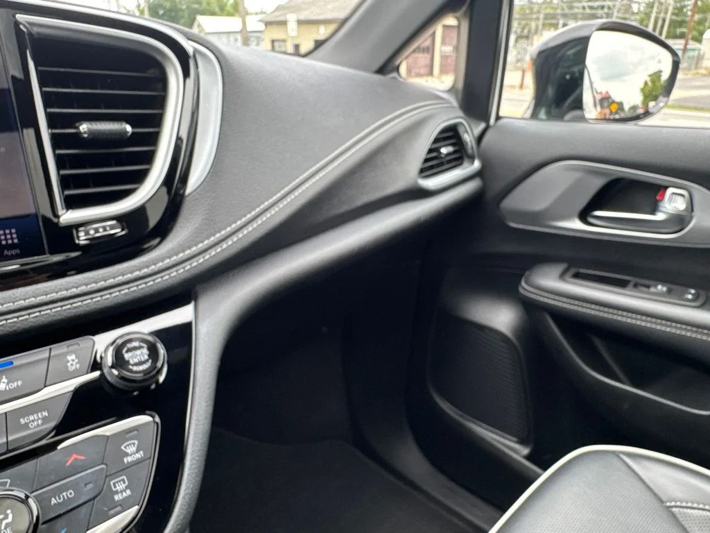 2025 Chrysler Pacifica Limited - Photo 41