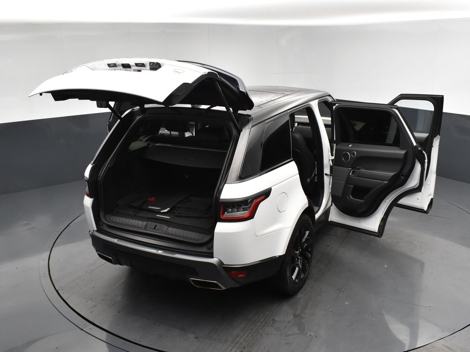Used 2019 Fuji White Land Rover HSE image 29