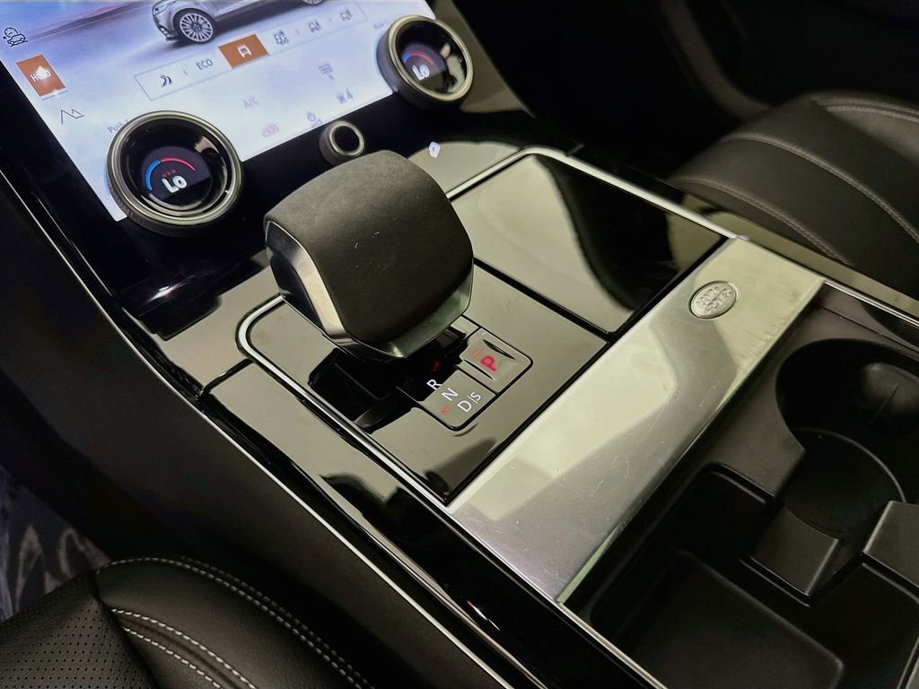 Used 2022 Black Land Rover S image 17