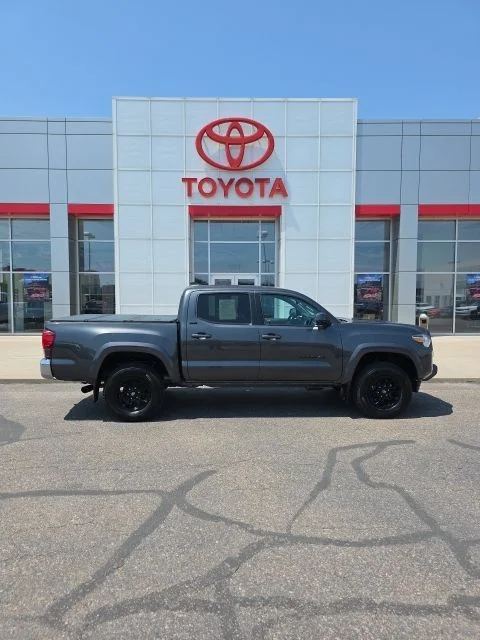 Used 2019 Gray Toyota SR5 image 6