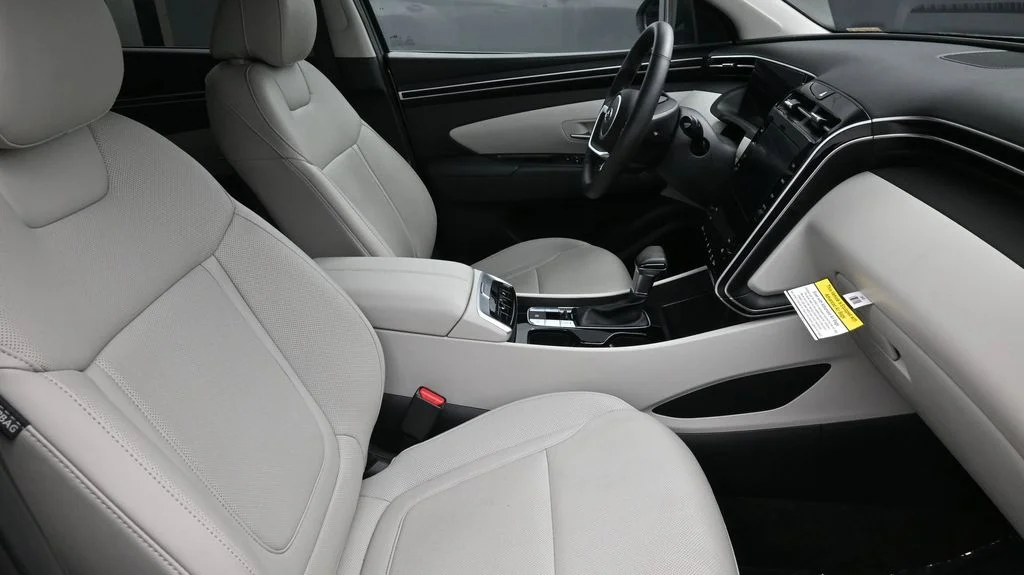 Certified Used 2023 Silver Hyundai SEL image 2