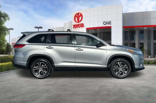 Certified Used 2019 Silver Toyota LE image 3