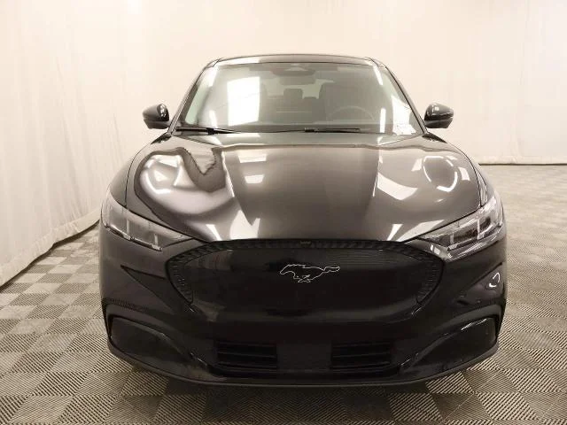 New 2026 Shadow Black Ford Select image 5