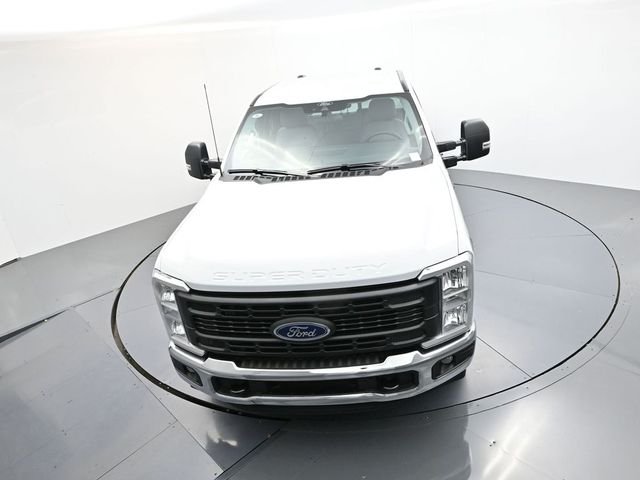 New 2026 Oxford White Ford F-350® XL image 19