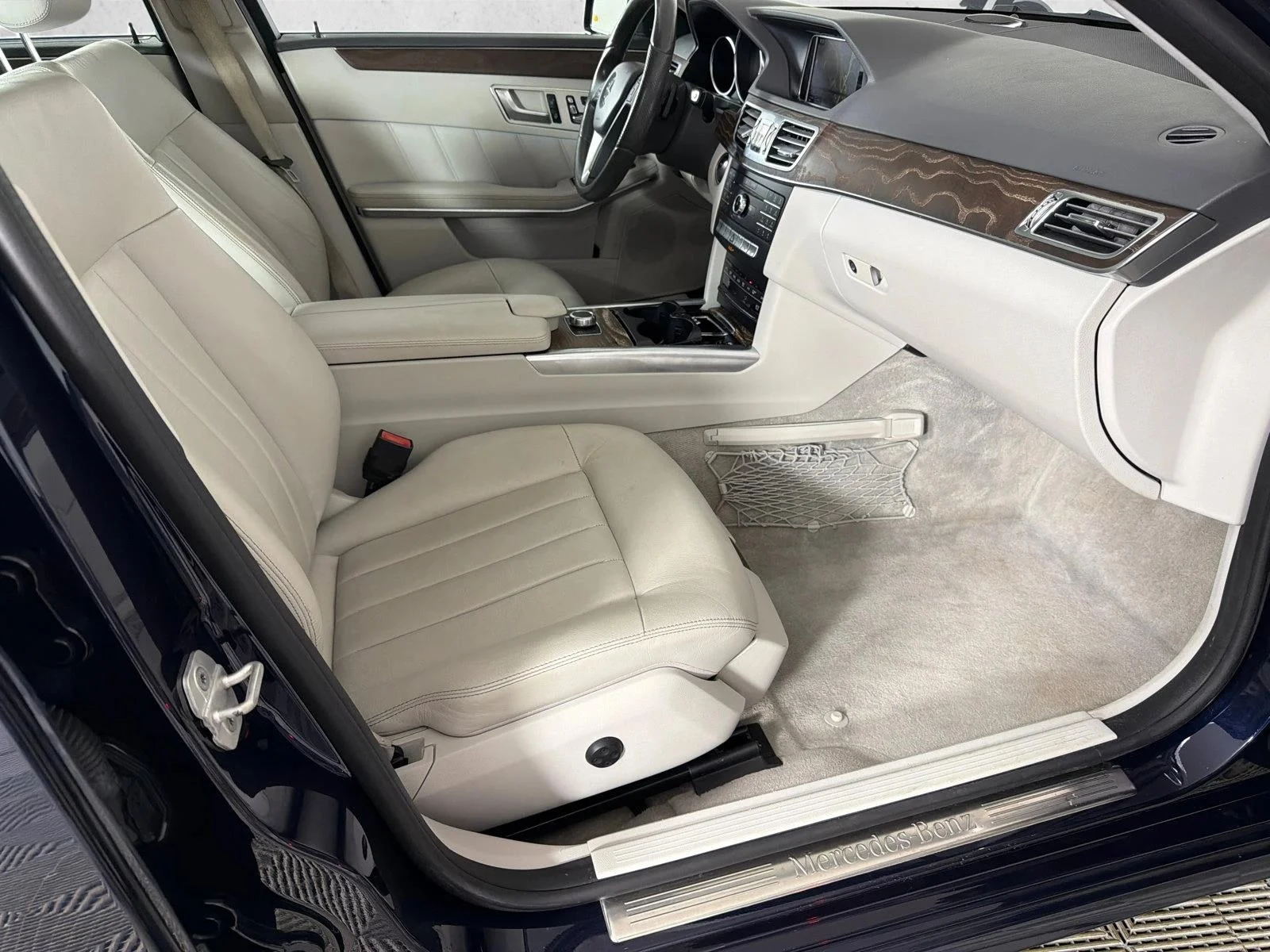 Used 2016 Blue Mercedes-Benz E 350 Luxury image 15