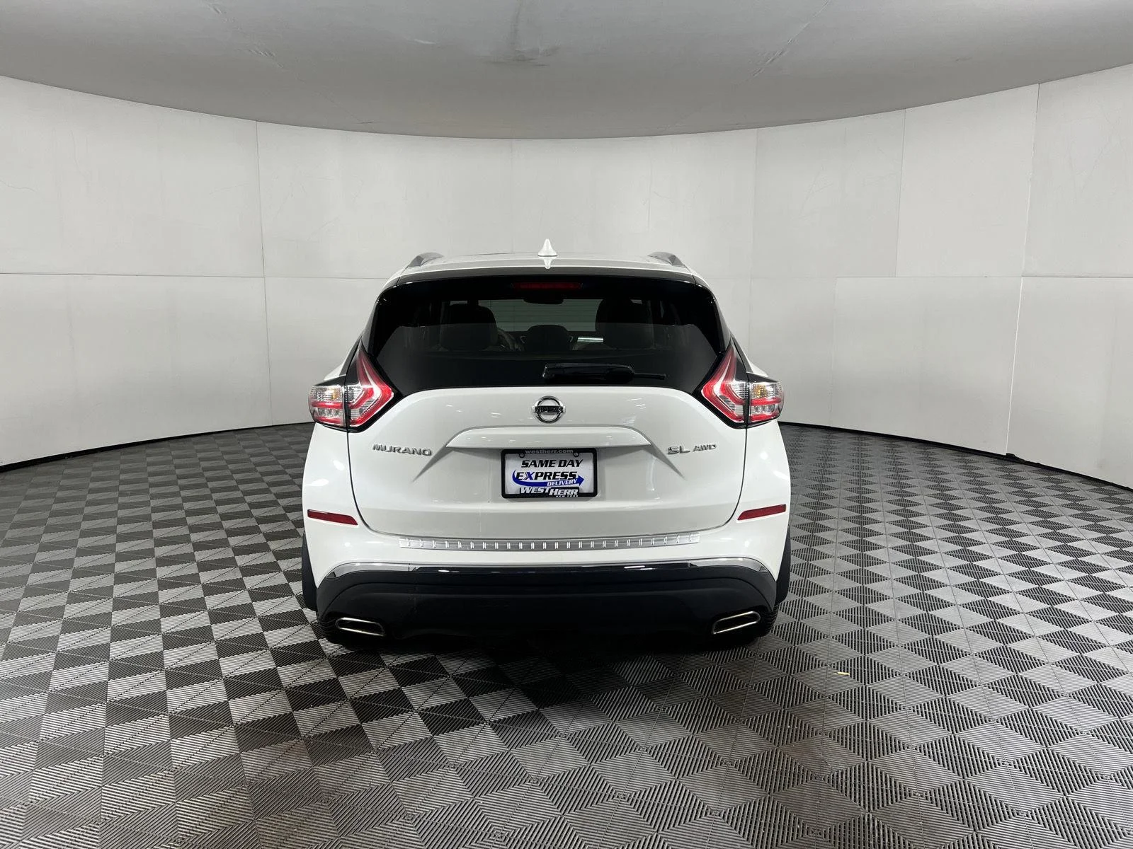 Used 2018 Pearl White Nissan SL image 8