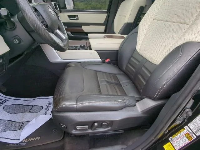 Used 2023  Toyota Capstone Hybrid image 11