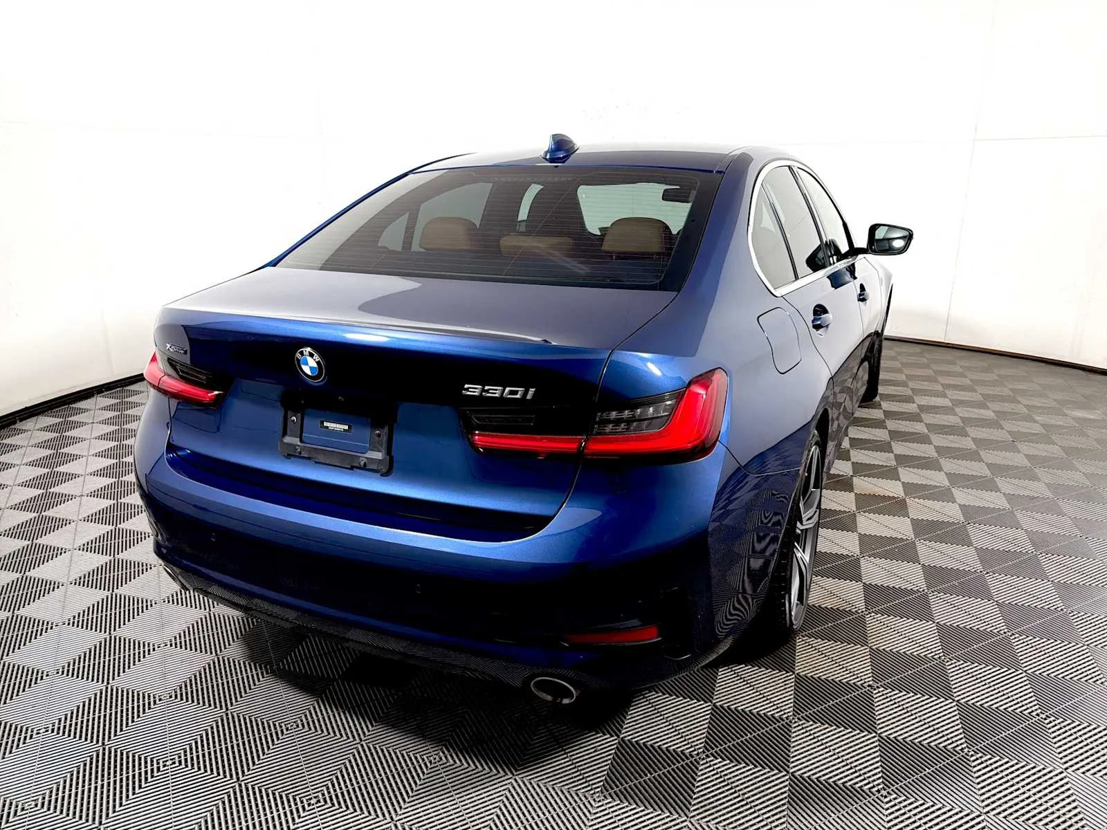 2021 BMW 3 Series 330i - Photo 6