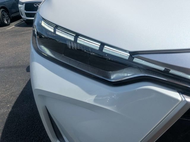 New 2027 RADIANT WHITE INFINITI Pure FWD image 9