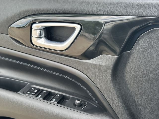 Used 2026 Silver Jeep Latitude image 23