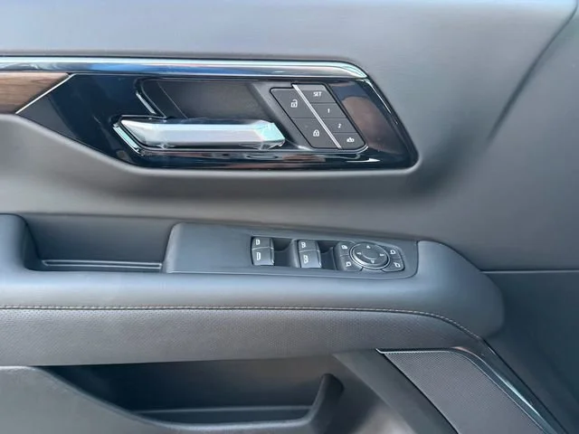 New 2026 Black Chevrolet High Country image 17