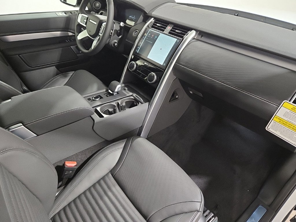 New 2026 Fuji White Land Rover Dynamic SE image 27