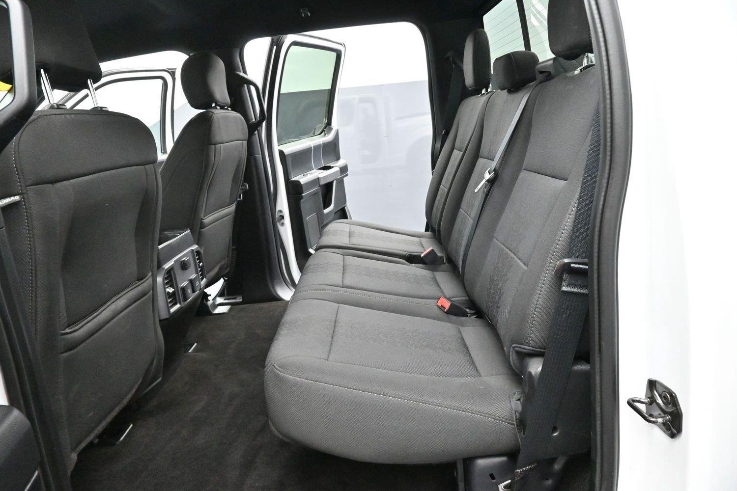 Used 2018 Oxford White Ford XLT image 29