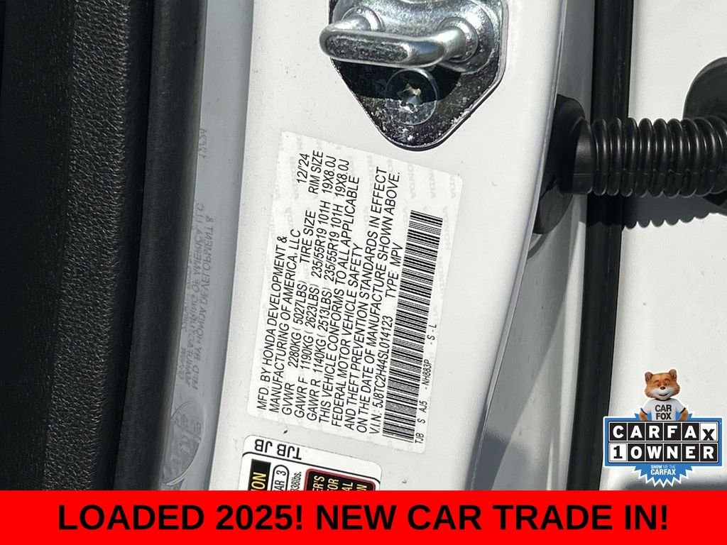 Used 2025  Acura Base image 10