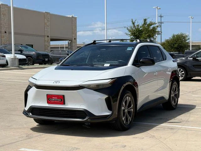 Certified Used 2024 WIND CHILL PEARL Toyota XLE image 41