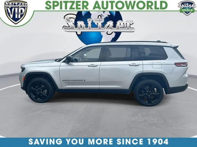 Used 2023 Silver Jeep Altitude image 6
