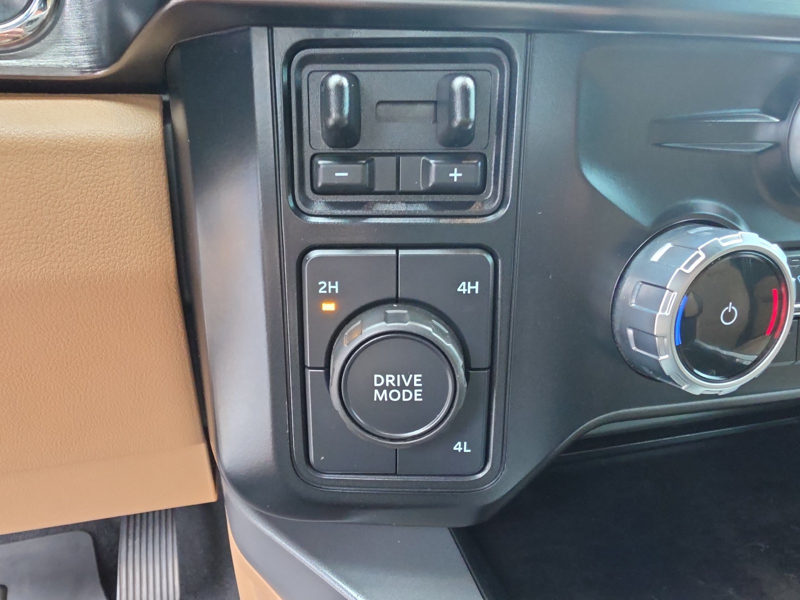 Certified Used 2023 White Metallic Ford Lariat image 23