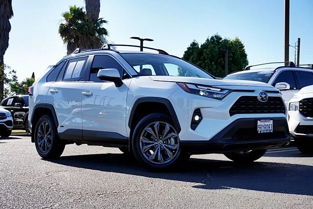 2025 Toyota RAV4 Hybrid XLE Premium