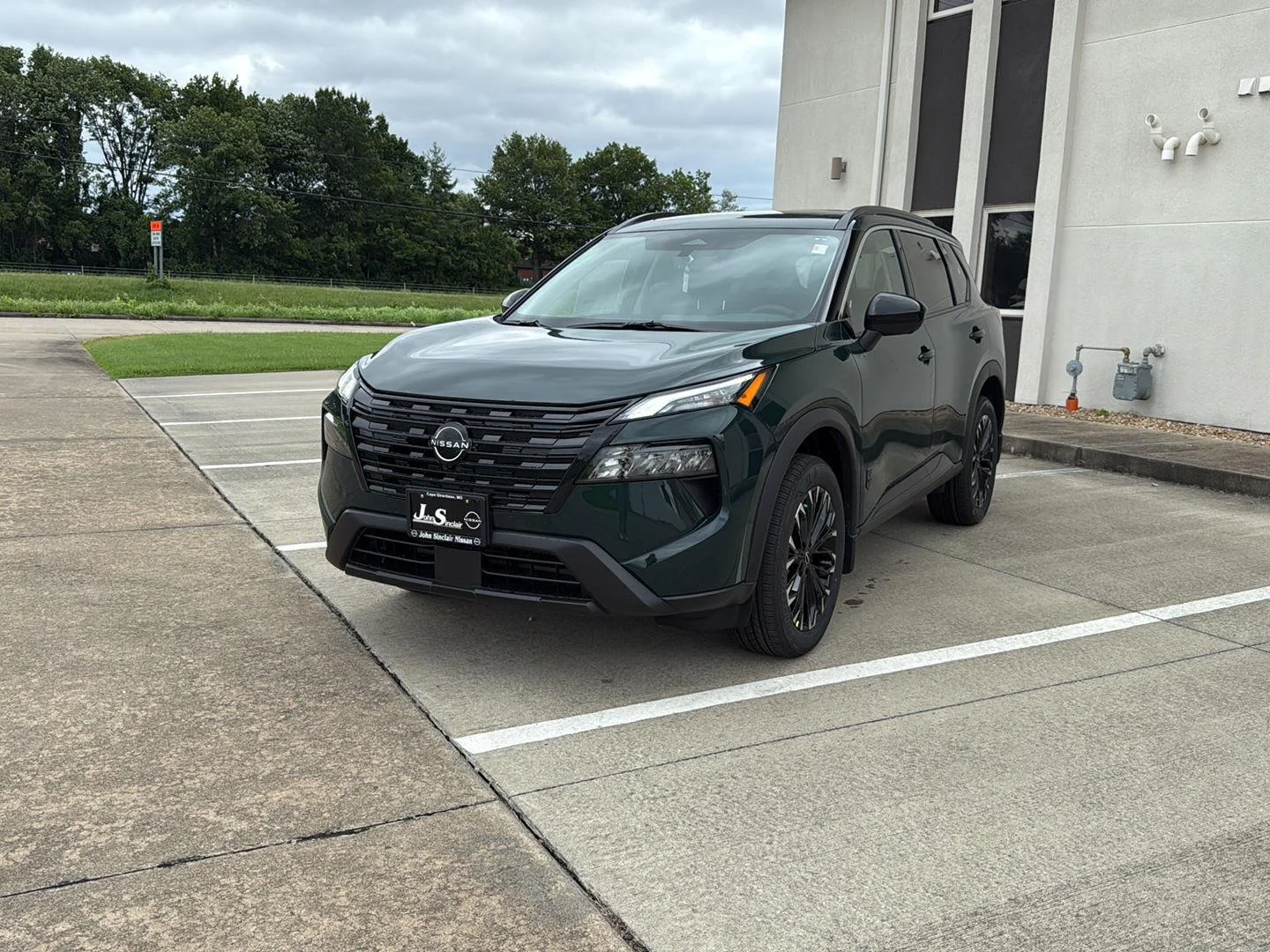 New 2026 OBSIDIAN GREEN Nissan Dark Armor image 3