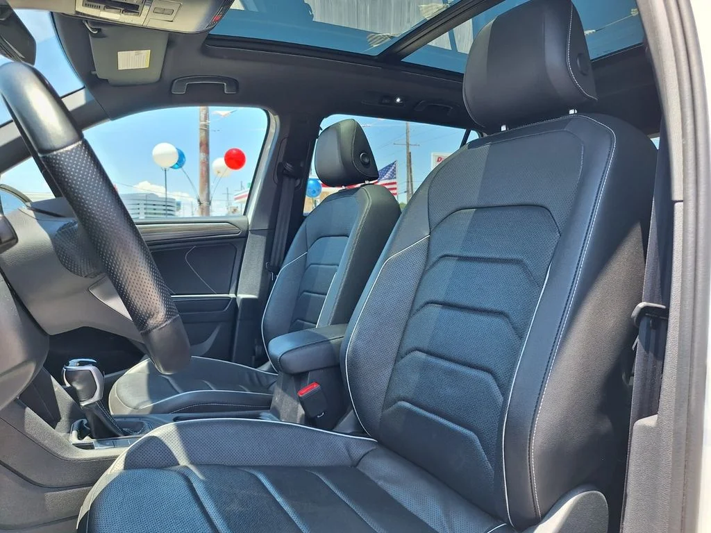 Used 2023  Volkswagen 2.0T SEL R-Line image 14