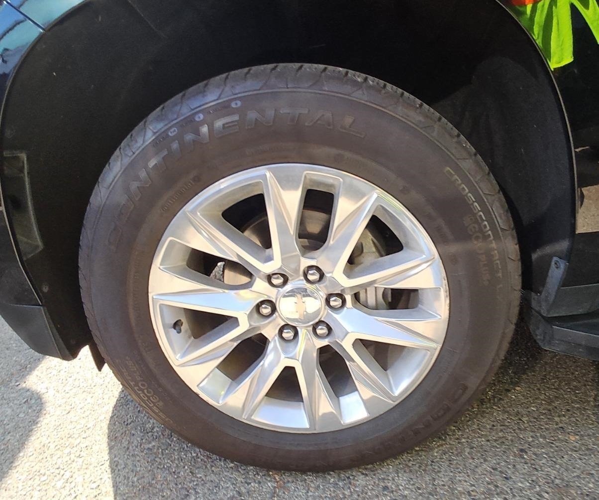 Used 2025 Black Chevrolet Premier image 9