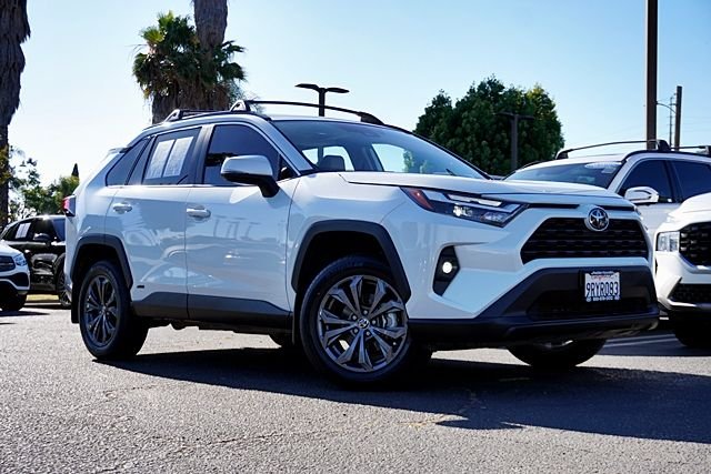 2025 Toyota RAV4 Hybrid XLE Premium
