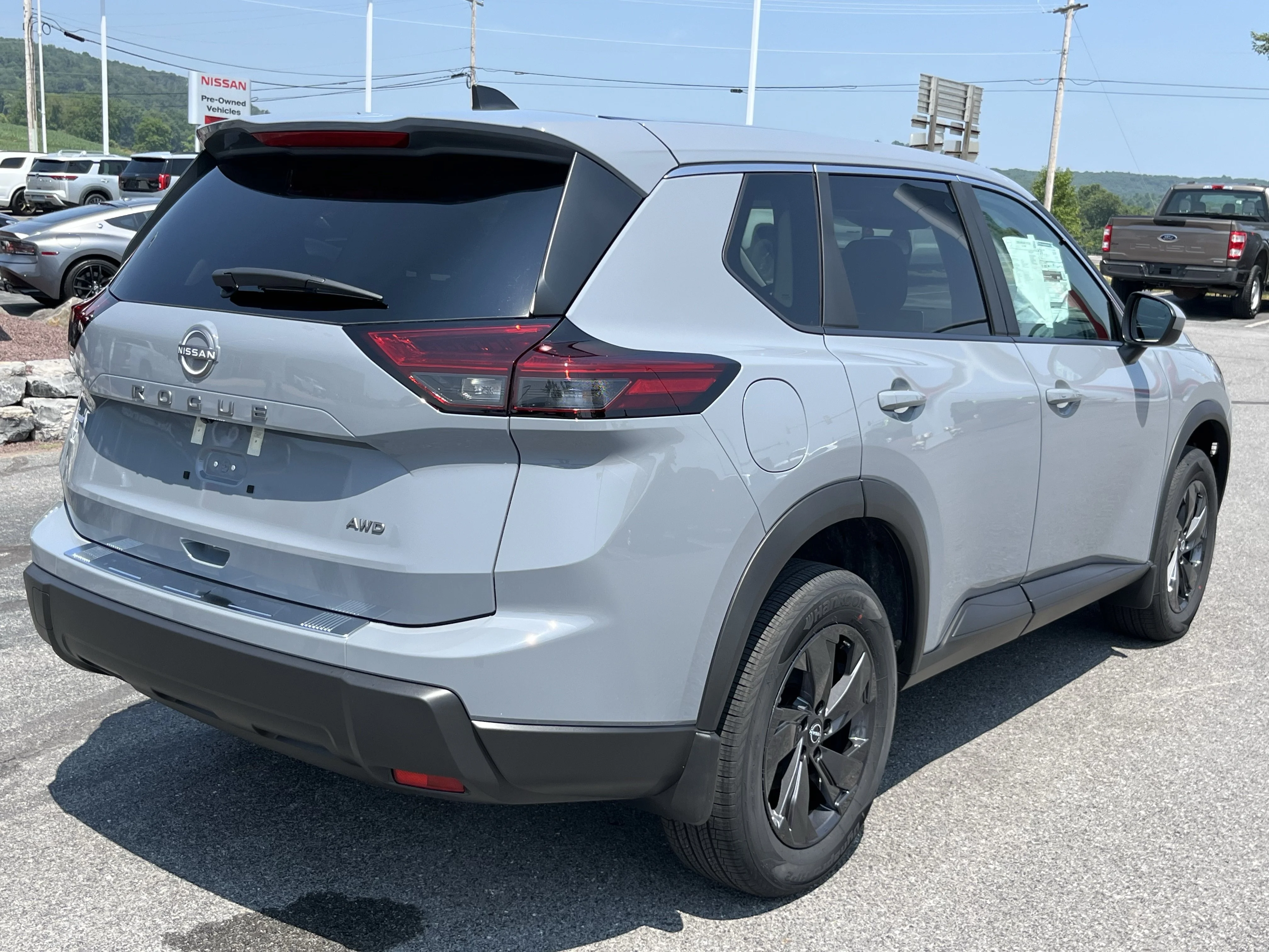 New 2026 Boulder Gray Pearl Nissan SV image 5