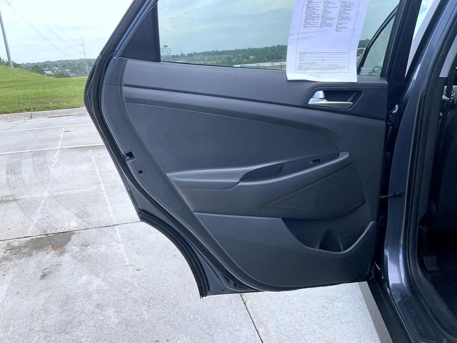 Certified Used 2020 Blue Hyundai SE image 18