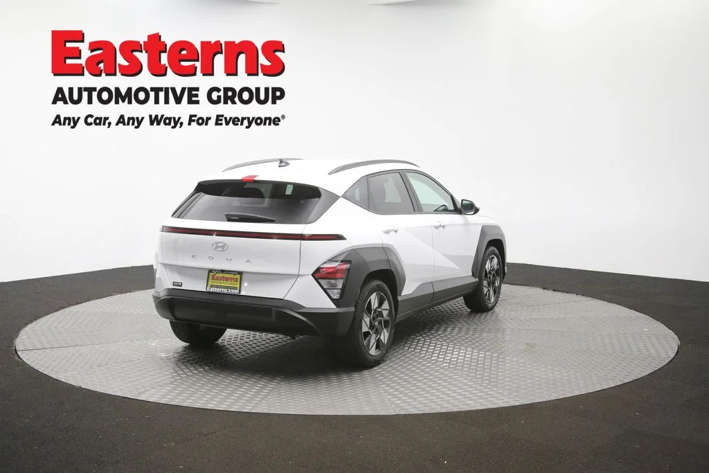 Used 2024 White Hyundai SEL image 39