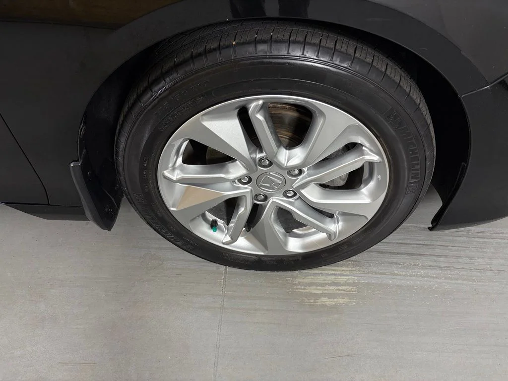 Used 2018  Honda LX image 9