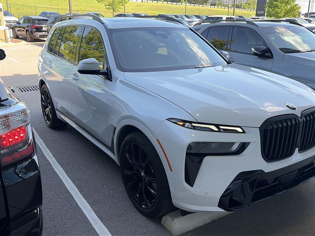 2024 BMW X7 xDrive40i's photo