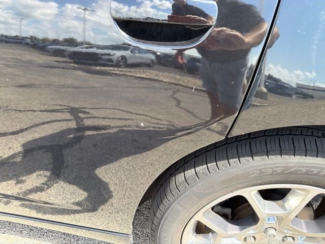 Used 2015 Pitch Black Dodge SXT image 14