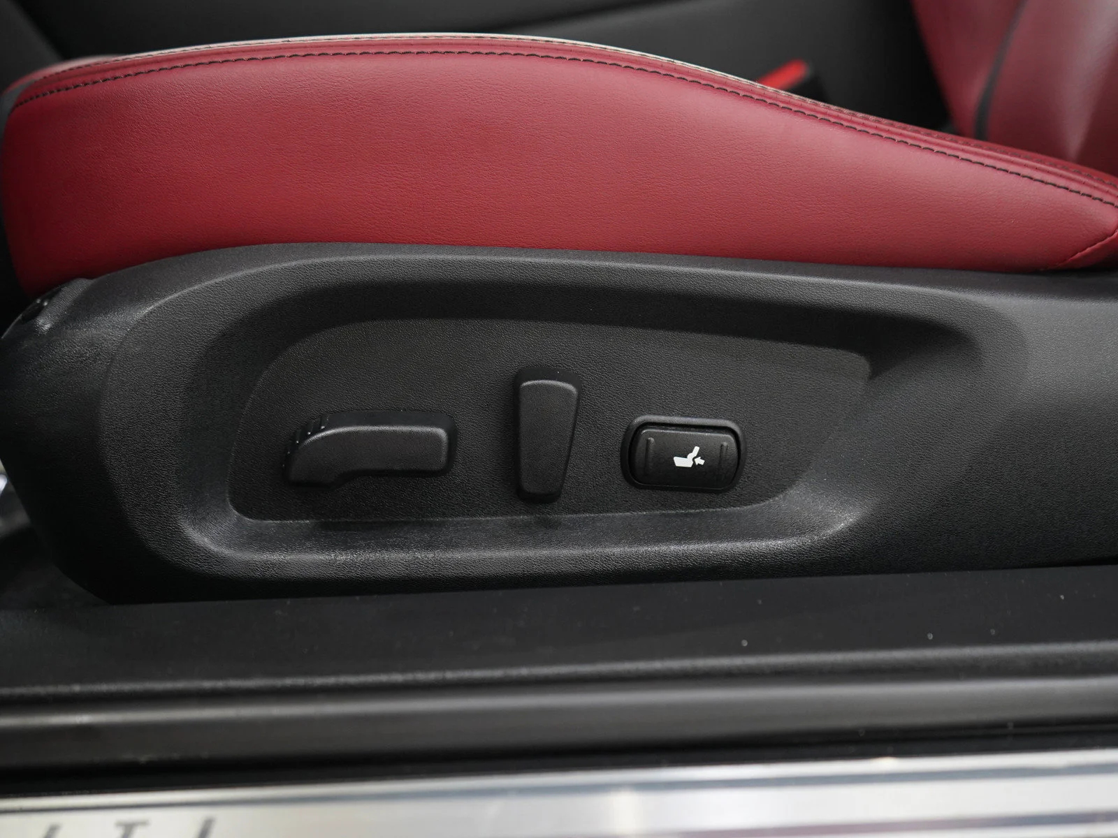 Used 2022 Graphite Shadow INFINITI Red Sport 400 image 23